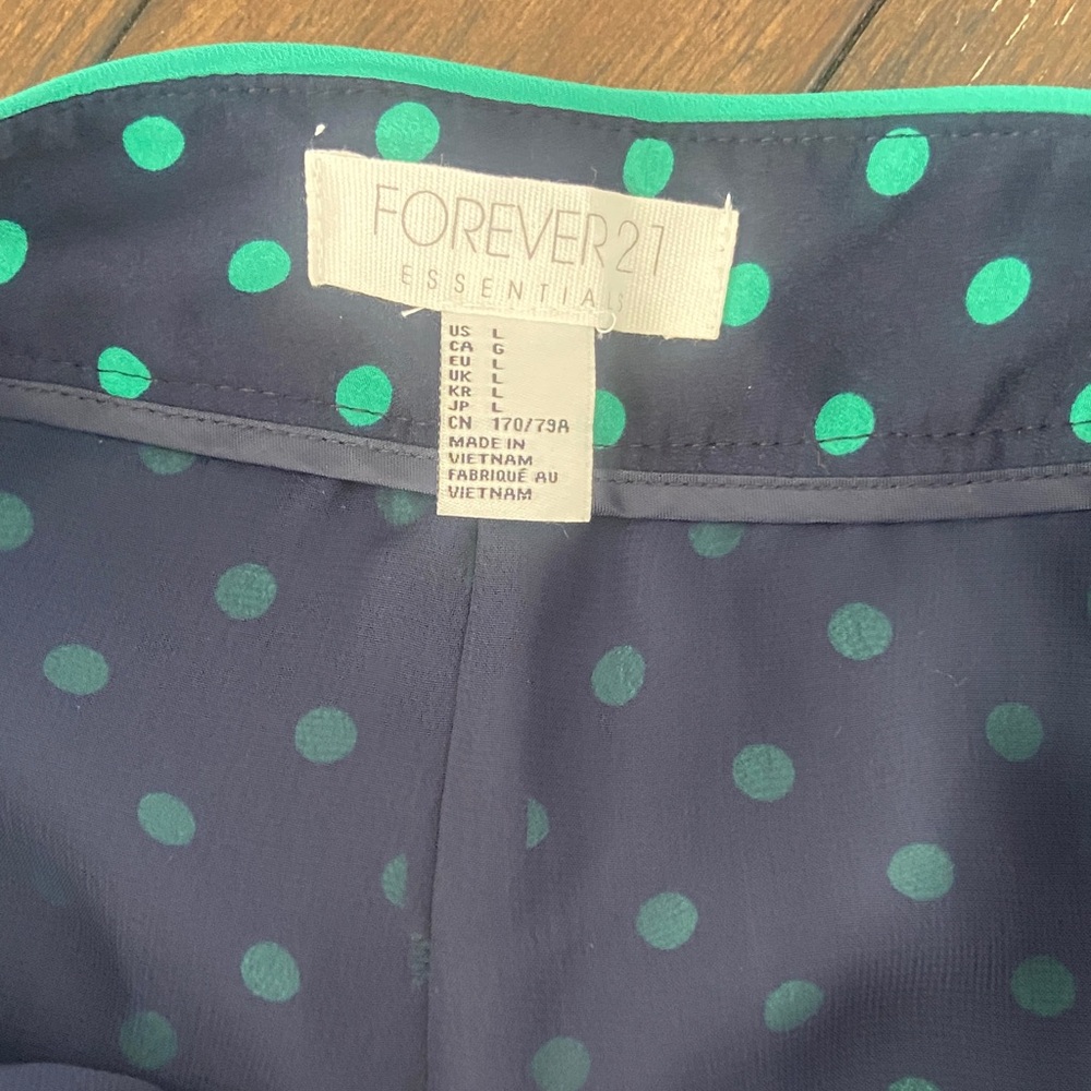 Forever 21 Teal Polka Dot Shorts size-L - Picture 4 of 9